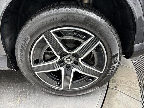 Used 2025 Mercedes-Benz GLC 300 4MATIC image 27
