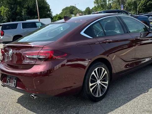 Used 2019 Buick Regal Essence w/ Driver Confidence Package I FWD image 5