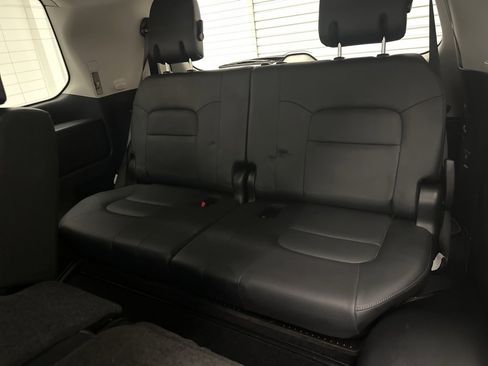 Used 2016 Toyota Land Cruiser image 14