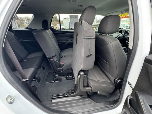 Used 2021 Chevrolet Traverse LS image 24