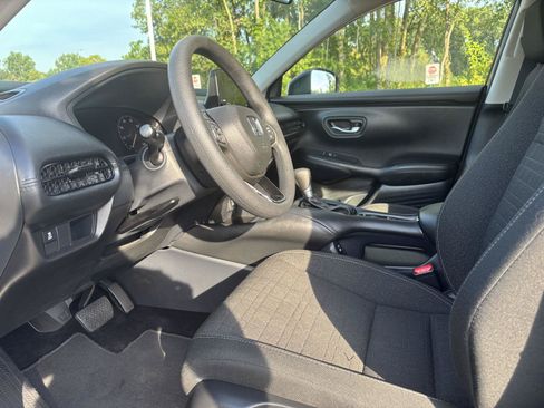 Used 2025 Honda HR-V LX image 14