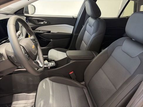 New 2026 Chevrolet Trax LT w/ Driver Confidence Package image 10