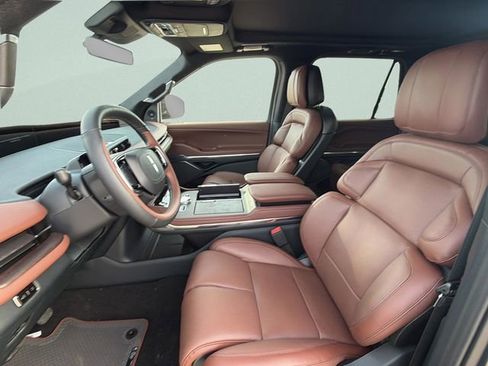 New 2026 Lincoln Navigator Reserve image 15