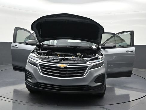 Used 2024 Chevrolet Equinox LS FWD image 38