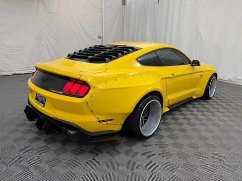 Used 2018 Ford Mustang GT Premium w/ GT Performance Package RWD image 5