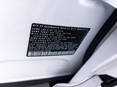 Used 2022 Volkswagen Tiguan SE R-Line FWD image 42