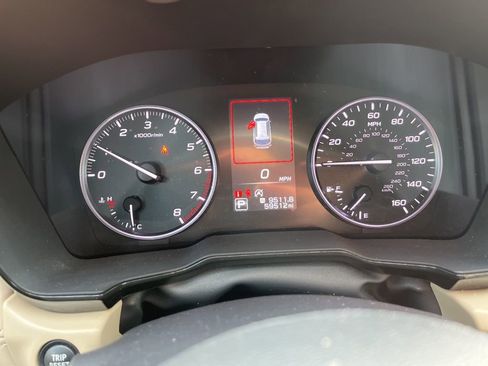 Used 2024 Subaru Outback Premium image 10