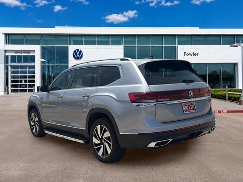 Used 2025 Volkswagen Atlas SEL AWD/4WD image 7