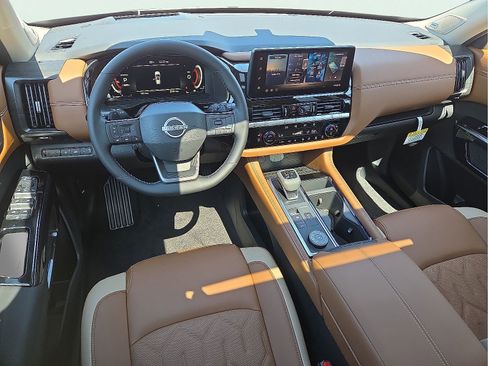 New 2026 Nissan Pathfinder Platinum AWD/4WD image 11