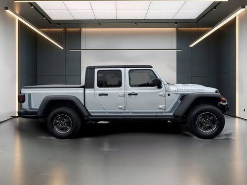 Used 2023 Jeep Gladiator Rubicon w/ Trailer Tow Package AWD/4WD image 7