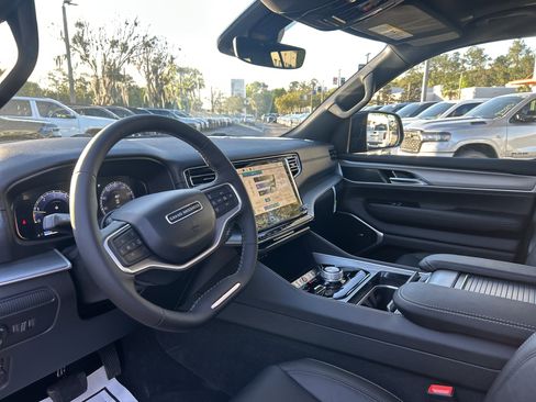 New 2026 Jeep Grand Wagoneer 4WD image 18
