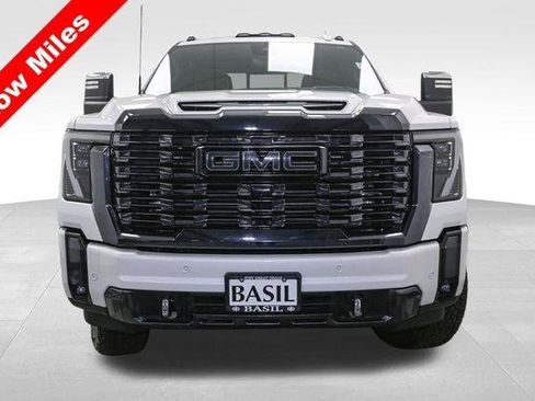 Used 2024 GMC Sierra 2500 Denali Ultimate image 3