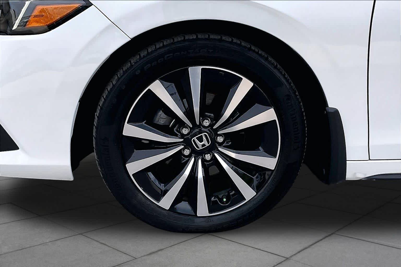 Used 2023 Honda Civic EX-L image 11