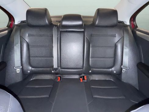 Used 2017 Volkswagen Jetta SE FWD image 19