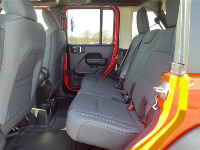 Used 2025 Jeep Wrangler Unlimited Sport AWD/4WD image 7