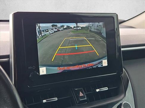 Used 2023 Toyota Corolla Cross XLE w/ Convenience Package FWD image 12