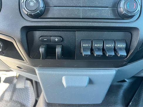 Used 2015 Ford F550 4x4 Regular Cab Super Duty image 23