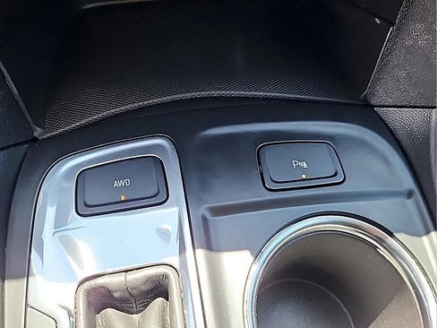 Used 2024 Chevrolet Equinox LT AWD/4WD image 25
