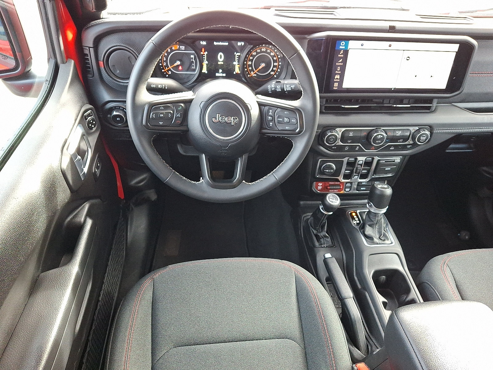 Used 2025 Jeep Wrangler Unlimited Rubicon AWD/4WD image 12