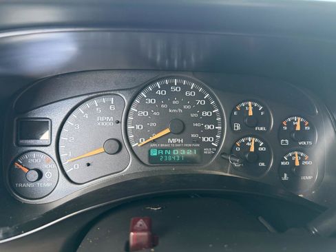 Used 2002 Chevrolet Silverado 2500 LS w/ Electrical Convenience Pkg AWD/4WD image 24