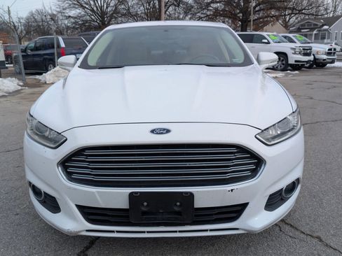 Used 2014 Ford Fusion SE w/ Equipment Group 202A FWD image 8
