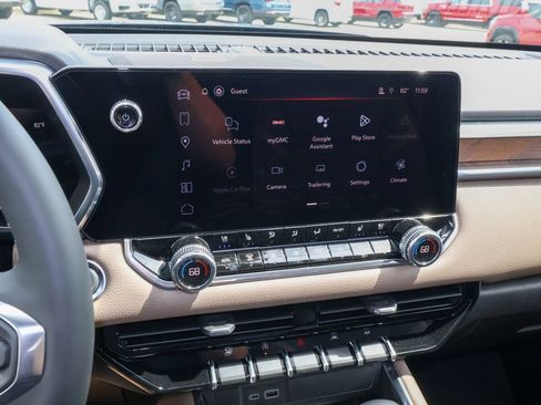 New 2026 GMC Canyon Denali w/ LPO, Black Badging Package AWD/4WD image 15