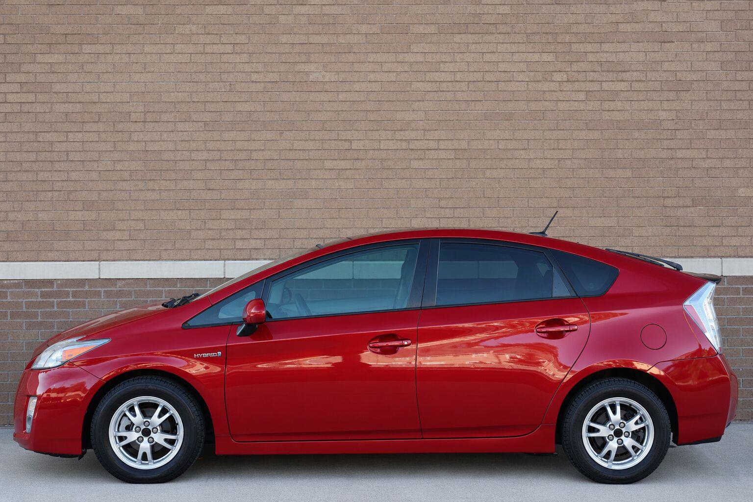 Used 2010 Toyota Prius Four w/ Solar Roof Pkg FWD image 3