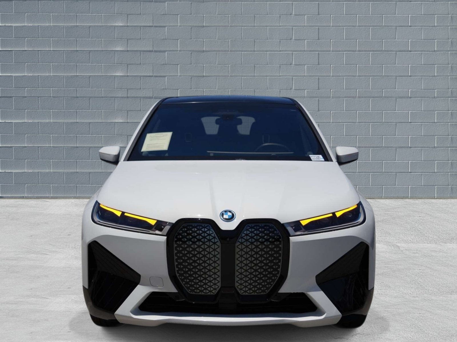 Used 2024 BMW iX xDrive50 AWD/4WD image 2