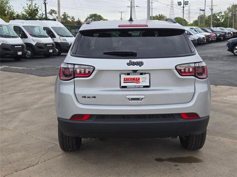 New 2026 Jeep Compass Latitude image 15