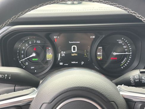 Used 2025 Jeep Wrangler Unlimited Sahara w/ Safety Group AWD/4WD image 30
