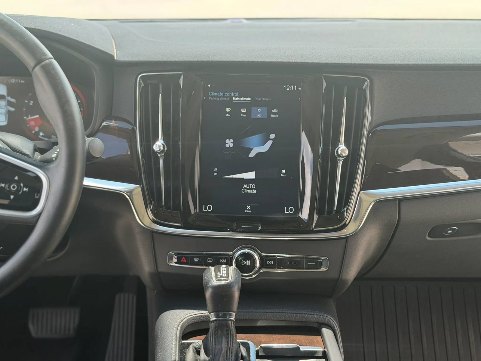 Used 2018 Volvo S90 T5 Momentum w/ Convenience Package FWD image 26