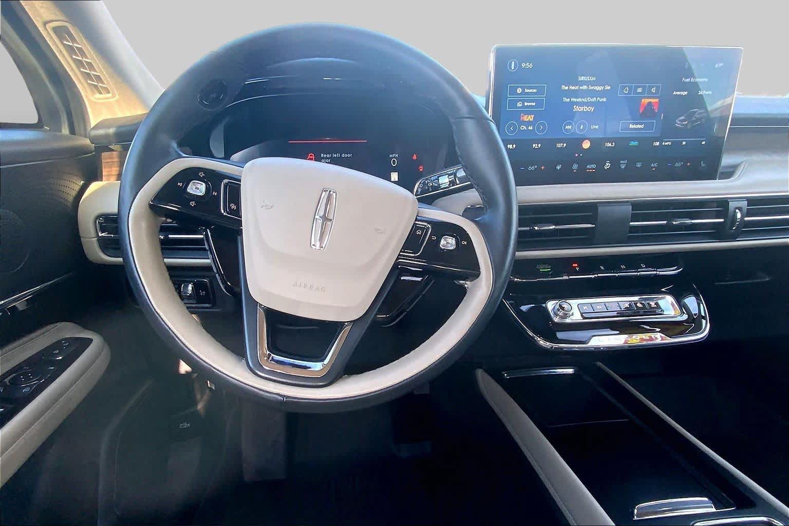 Used 2025 Lincoln Corsair Reserve AWD/4WD image 6