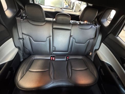 Used 2025 Jeep Compass Limited image 39