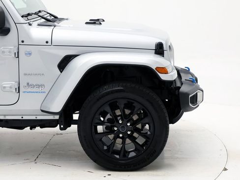 Used 2024 Jeep Wrangler Unlimited Sahara AWD/4WD image 4