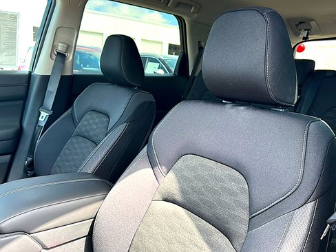 New 2026 Nissan Pathfinder SV image 11