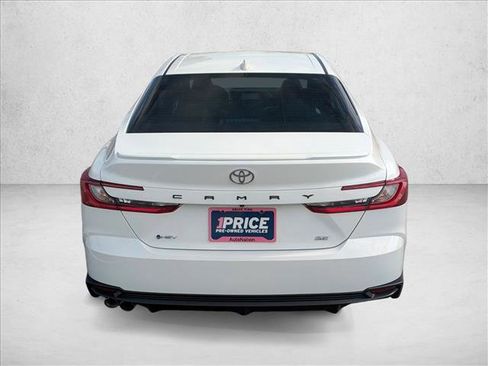 Used 2026 Toyota Camry SE w/ Convenience Package image 6