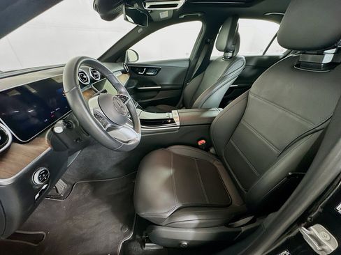 Used 2025 Mercedes-Benz C 300 Sedan image 13