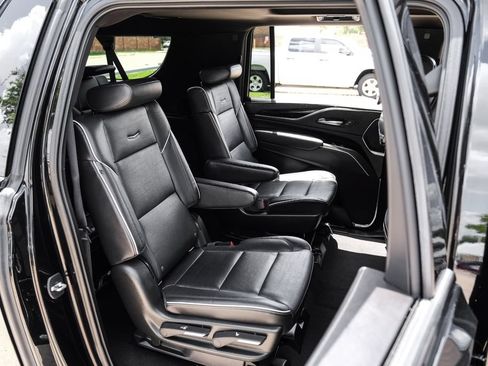 Used 2021 Cadillac Escalade ESV Sport w/ Driver Assist Tech Package AWD/4WD image 37