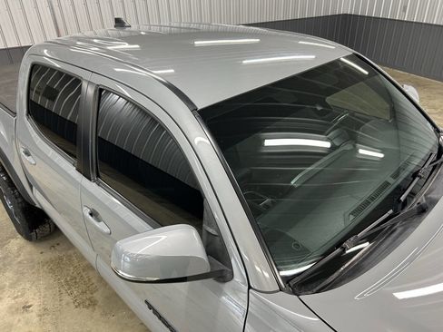 Used 2020 Toyota Tacoma TRD Off-Road image 8