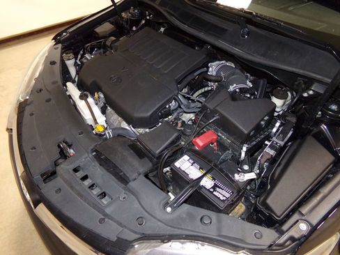 Used 2015 Toyota Camry XSE image 25