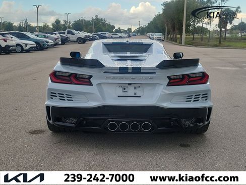 Used 2024 Chevrolet Corvette Z06 w/ Stealth Interior Trim Package RWD image 5