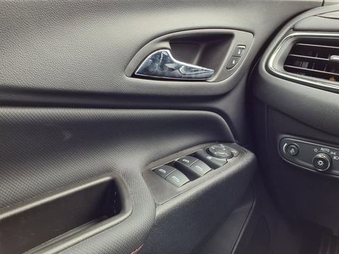 Used 2023 Chevrolet Equinox RS image 20