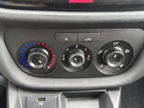 Used 2015 RAM ProMaster City Tradesman SLT w/ Rear Back-up Camera Group image 25