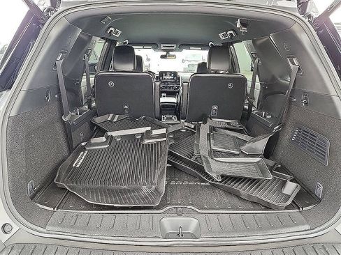 Used 2025 Nissan Pathfinder Rock Creek image 17