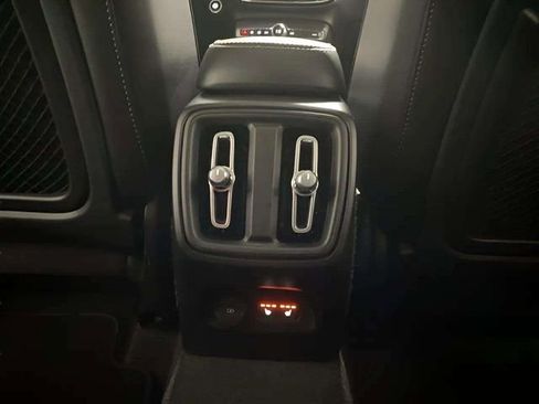 Used 2025 Volvo XC40 B5 Plus image 64