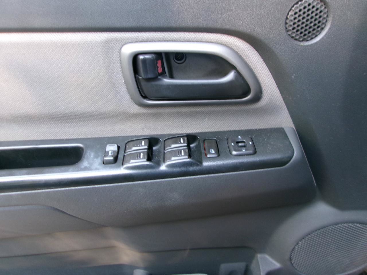 Used 2004 Chevrolet Colorado LS w/ Power Convenience Package AWD/4WD image 13