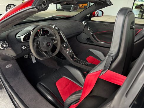 Used 2015 McLaren 650S Spider RWD image 34
