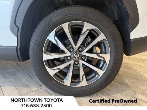 Used 2023 Toyota Corolla Cross XLE AWD/4WD image 7