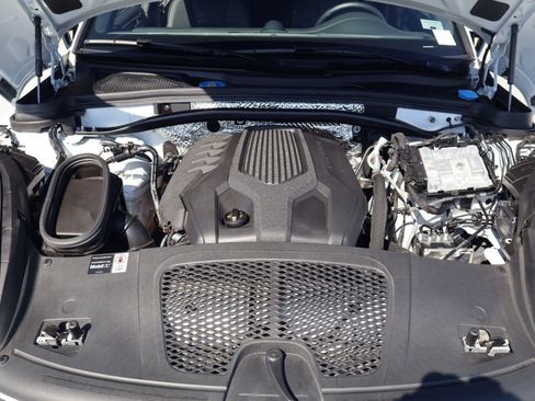 Certified 2026 Porsche Macan AWD/4WD image 26