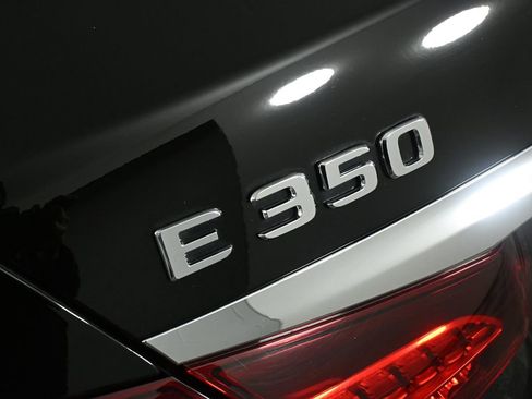 Used 2021 Mercedes-Benz E 350 Sedan image 27